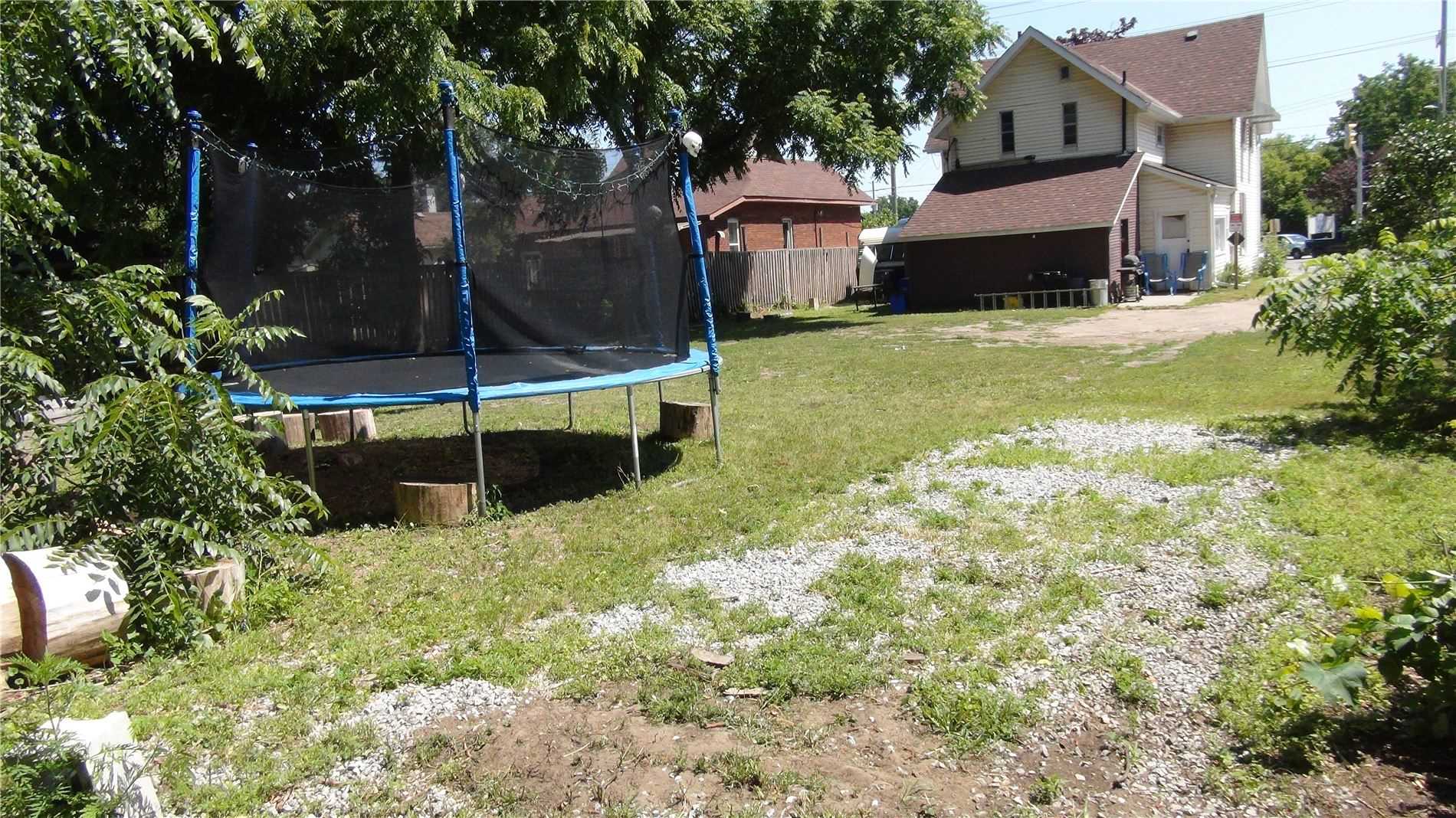 306 Innisfil St Property Photo 2