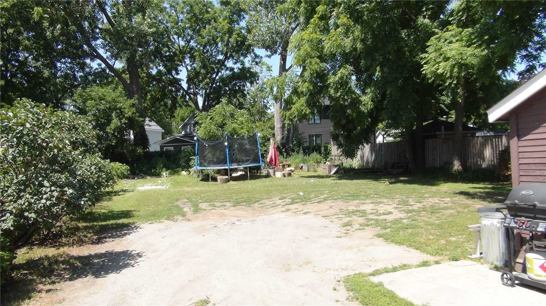 306 Innisfil St Property Photo 4
