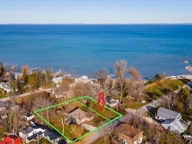 14 Bayview Ave Property Photo 1