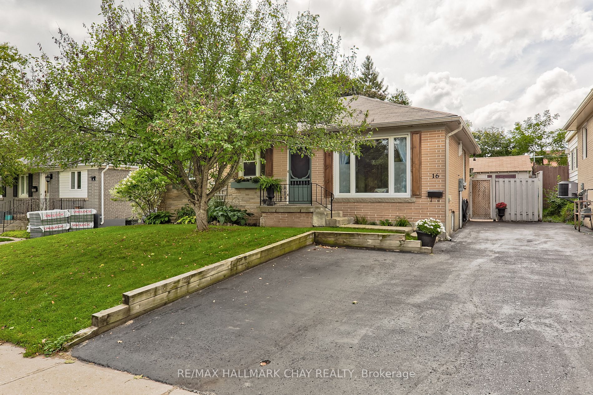 16 Davidson St Property Photo 1