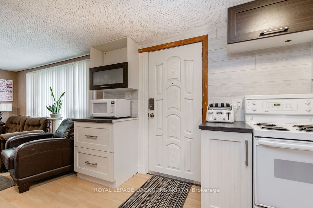 38 Laidlaw St Property Photo 2