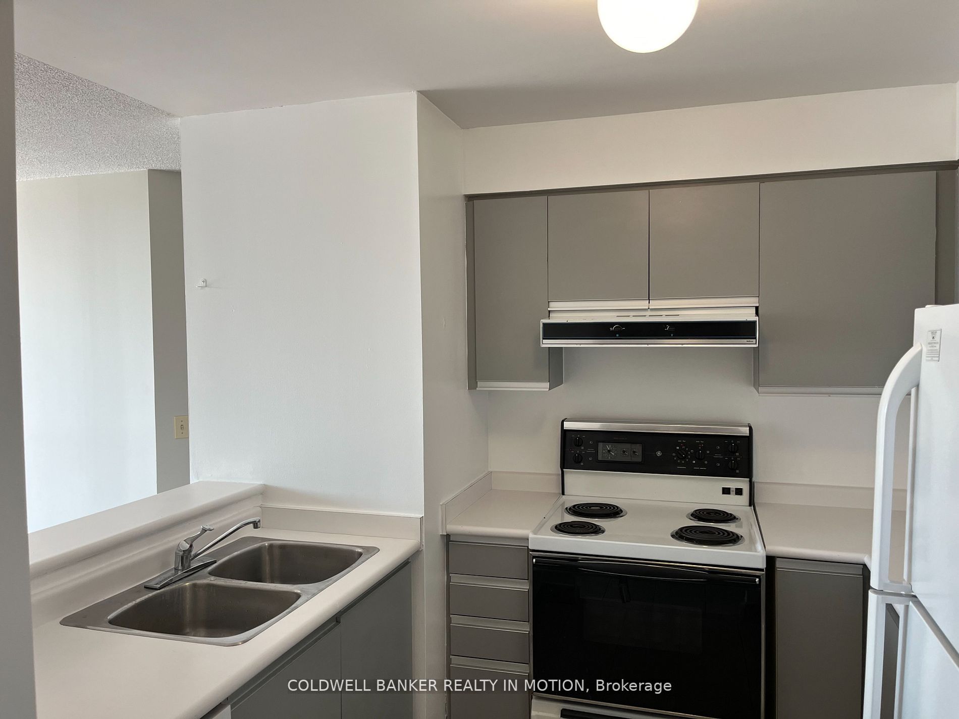 140 Dunlop St E 803 Property Photo 5