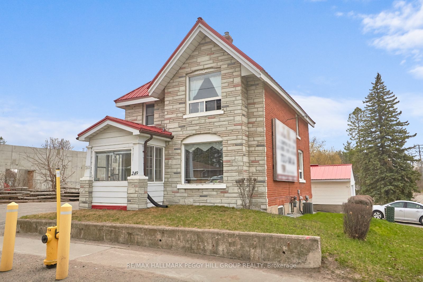249 Dunlop St W Property Photo