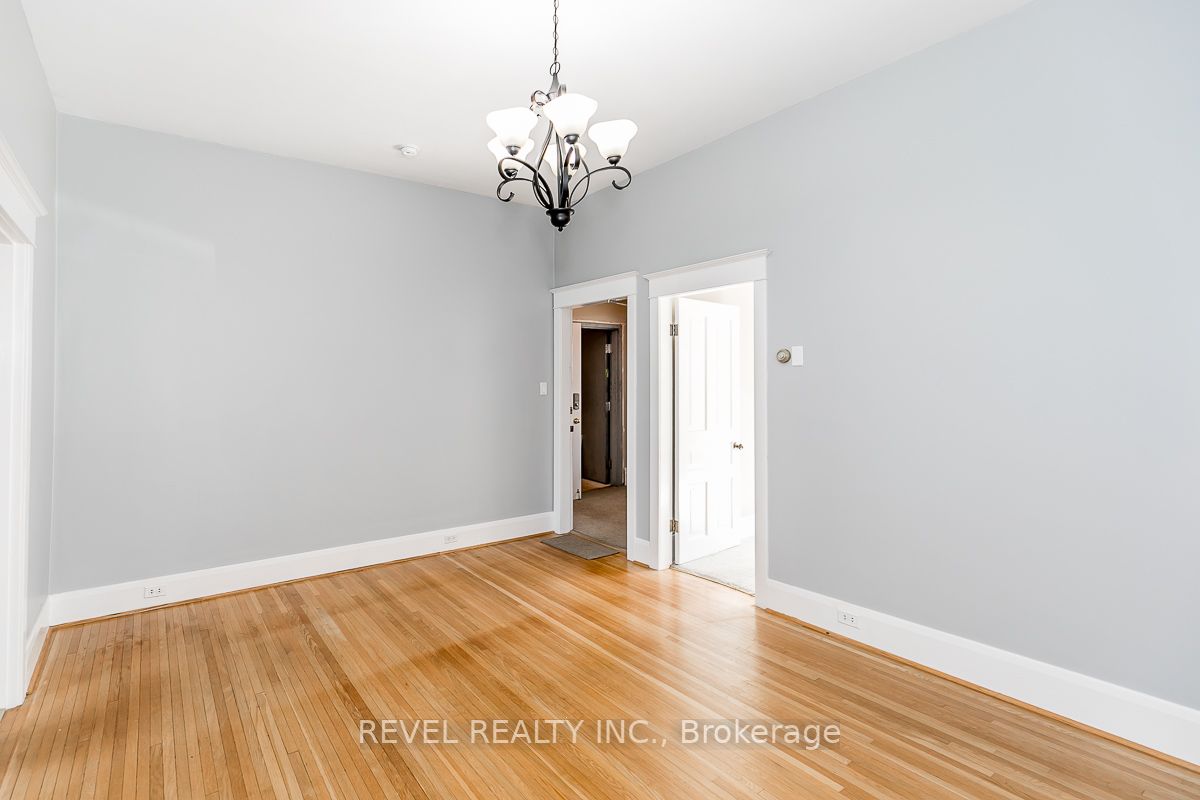 520 Elizabeth St Property Photo 5
