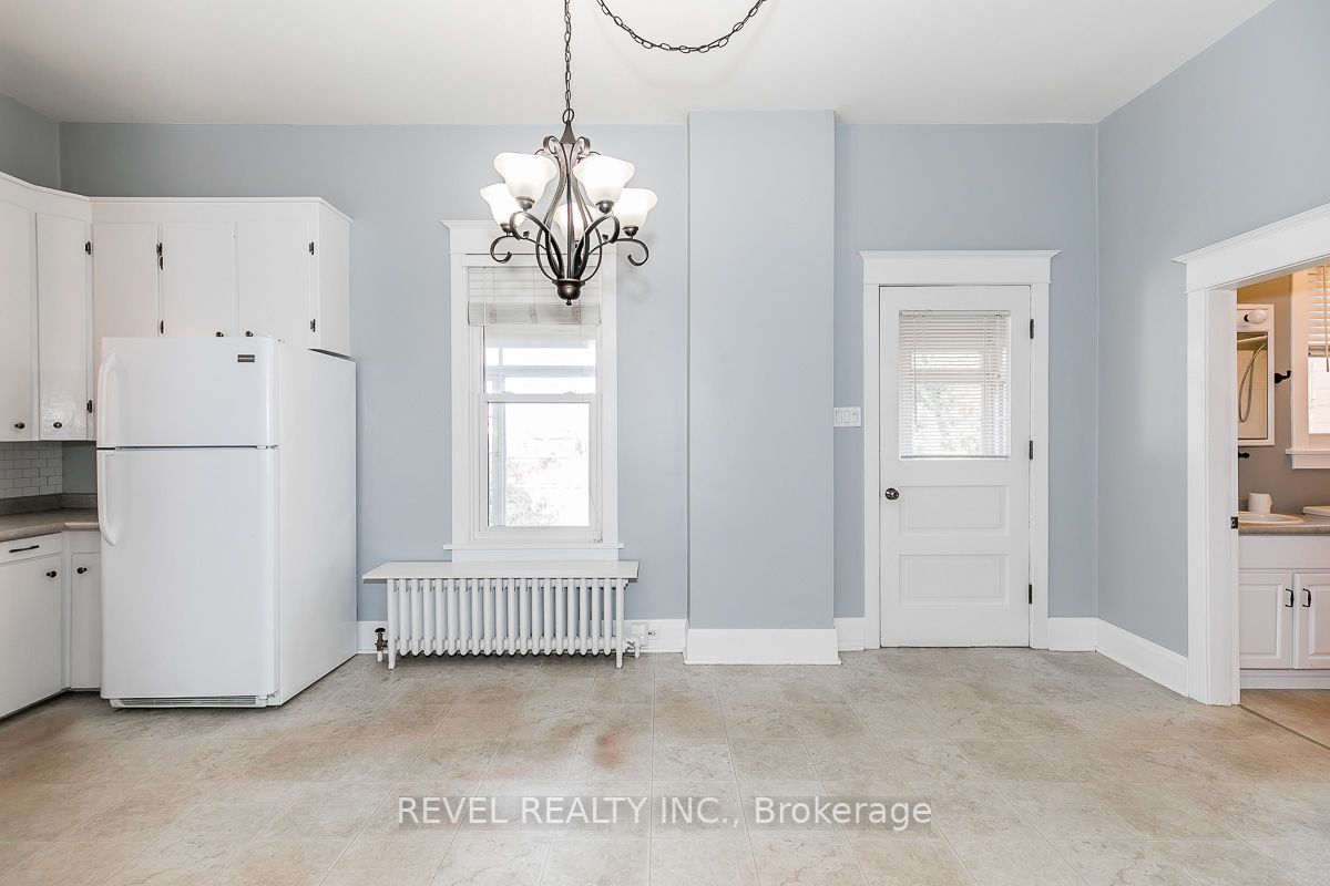 520 Elizabeth St Property Photo 6