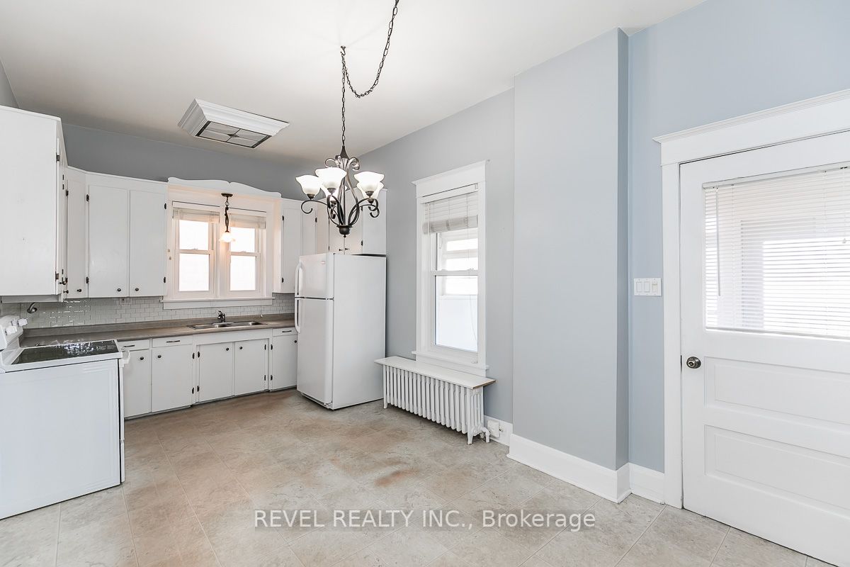520 Elizabeth St Property Photo 7