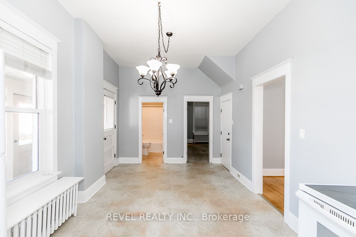 520 Elizabeth St Property Photo 9