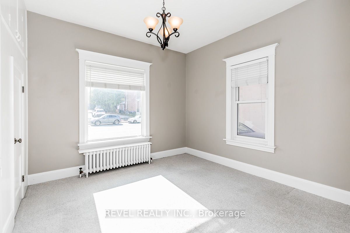520 Elizabeth St Property Photo 10