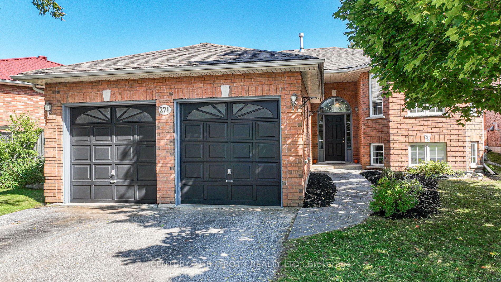 271 Collegiate Dr Picture