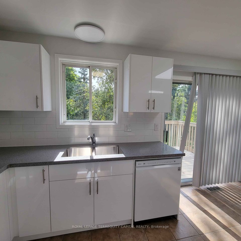 444 Sunnidale Rd Property Photo 7