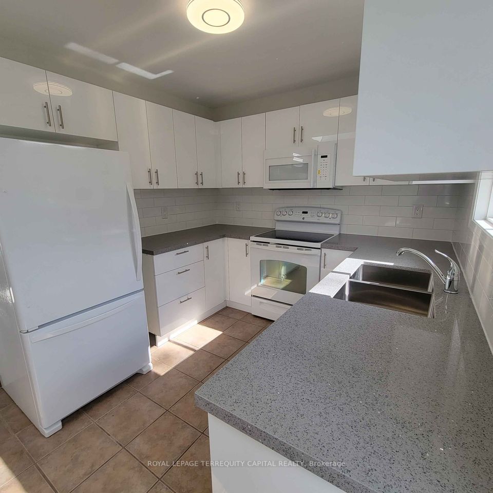 444 Sunnidale Rd Property Photo 13