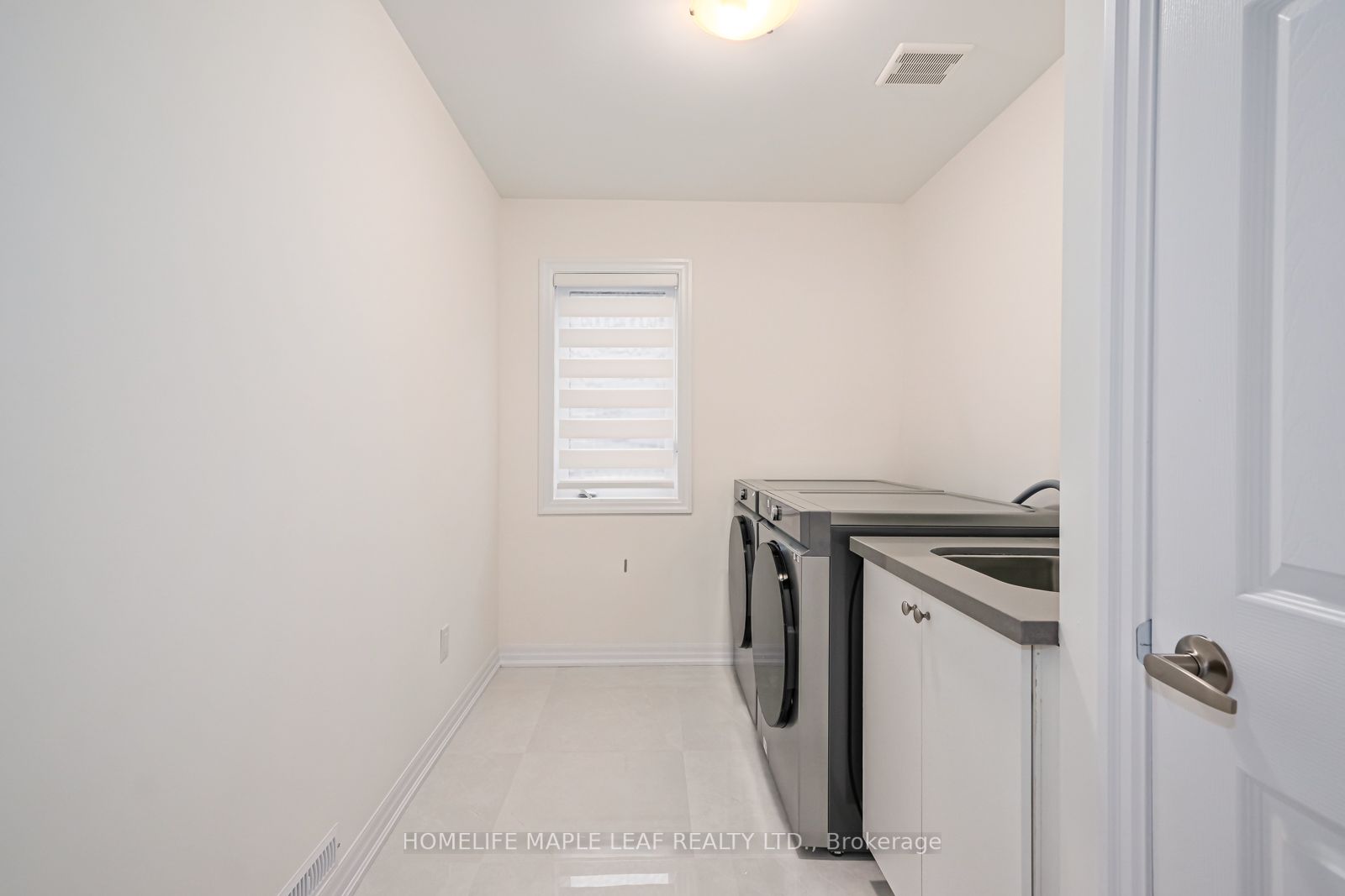 216 Warden St Property Photo 25
