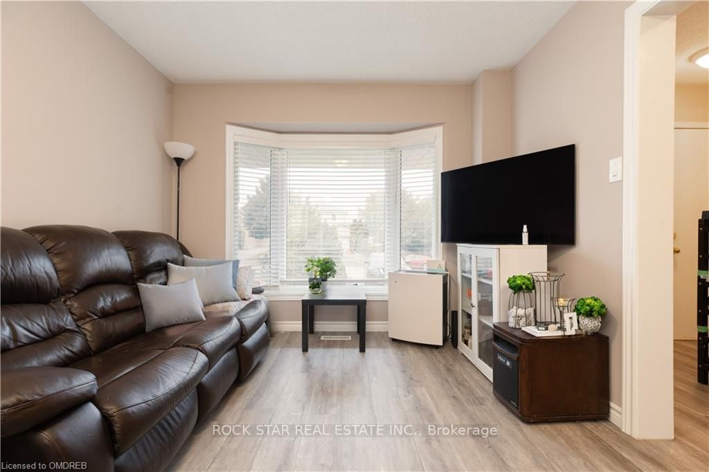 15 Ward Dr Property Photo 3