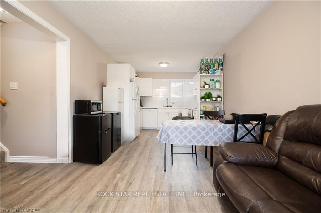 15 Ward Dr Property Photo 4