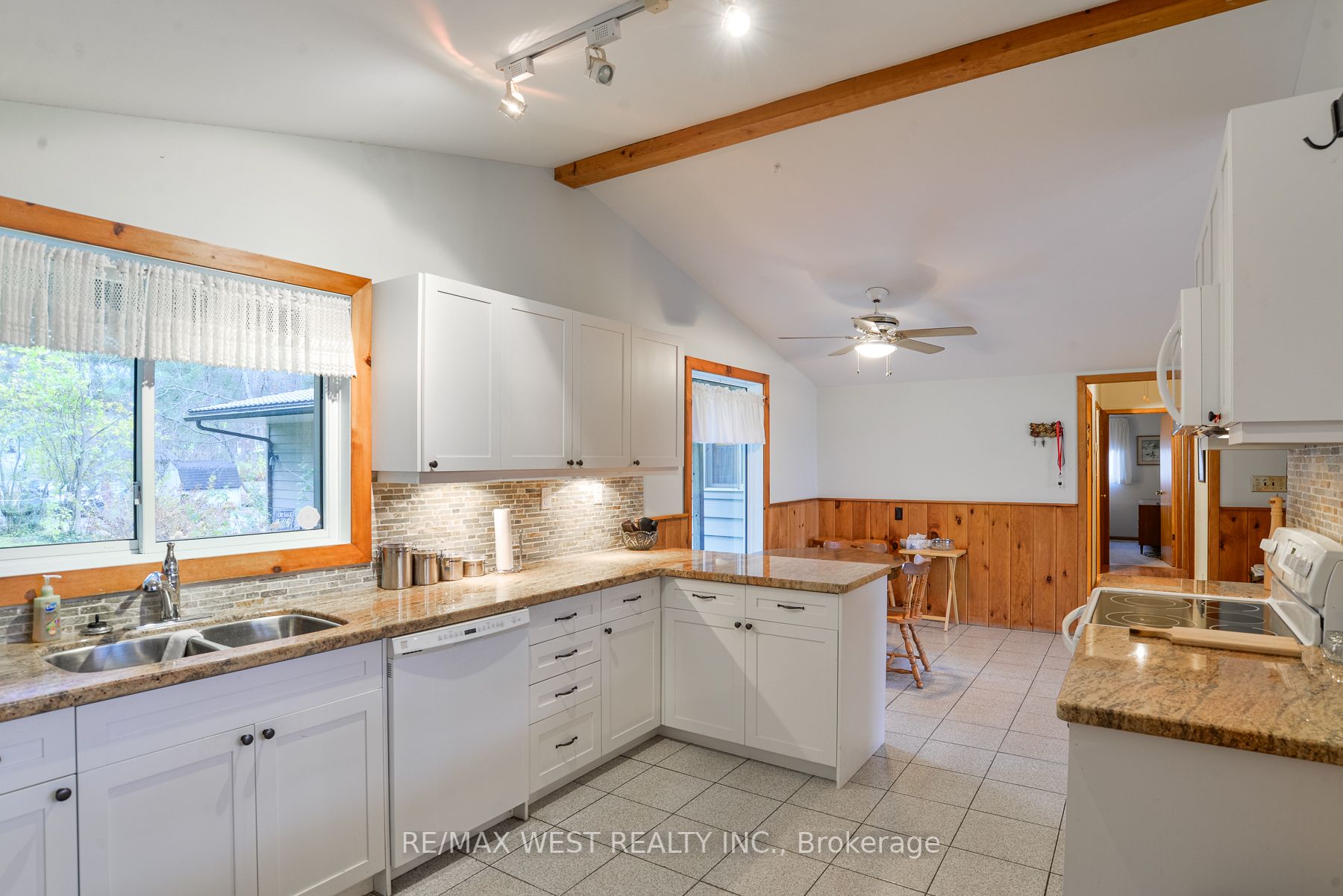 4594 Trent Trl Property Photo 4
