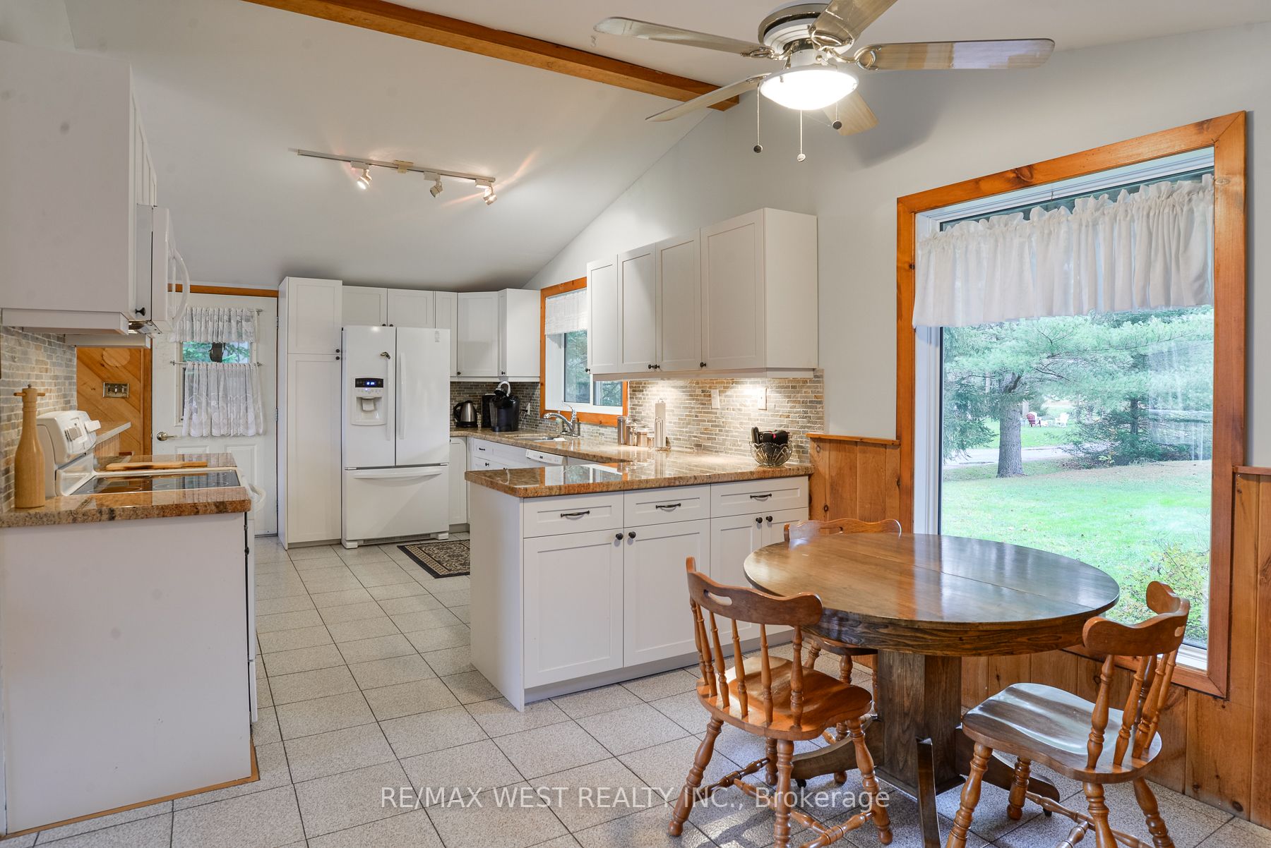 4594 Trent Trl Property Photo 5