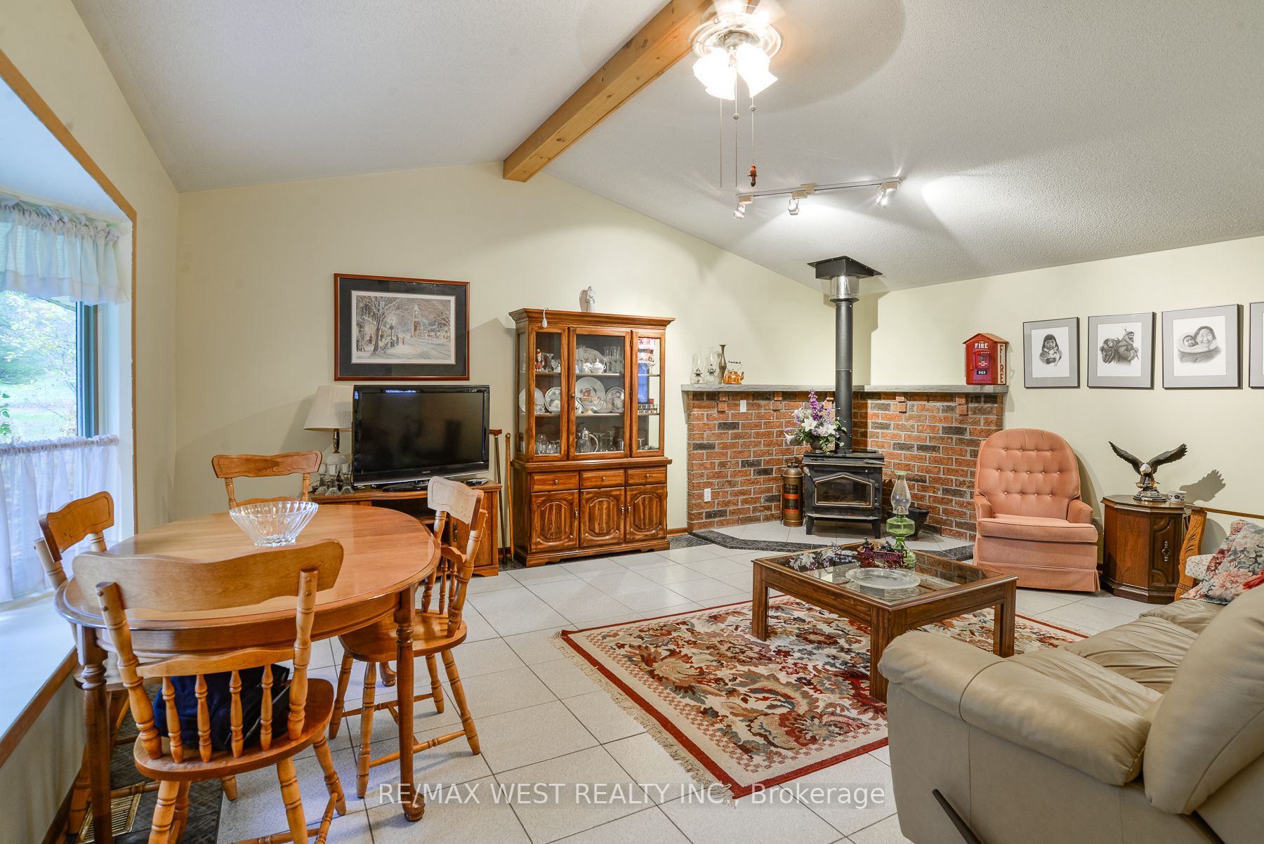 4594 Trent Trl Property Photo 7