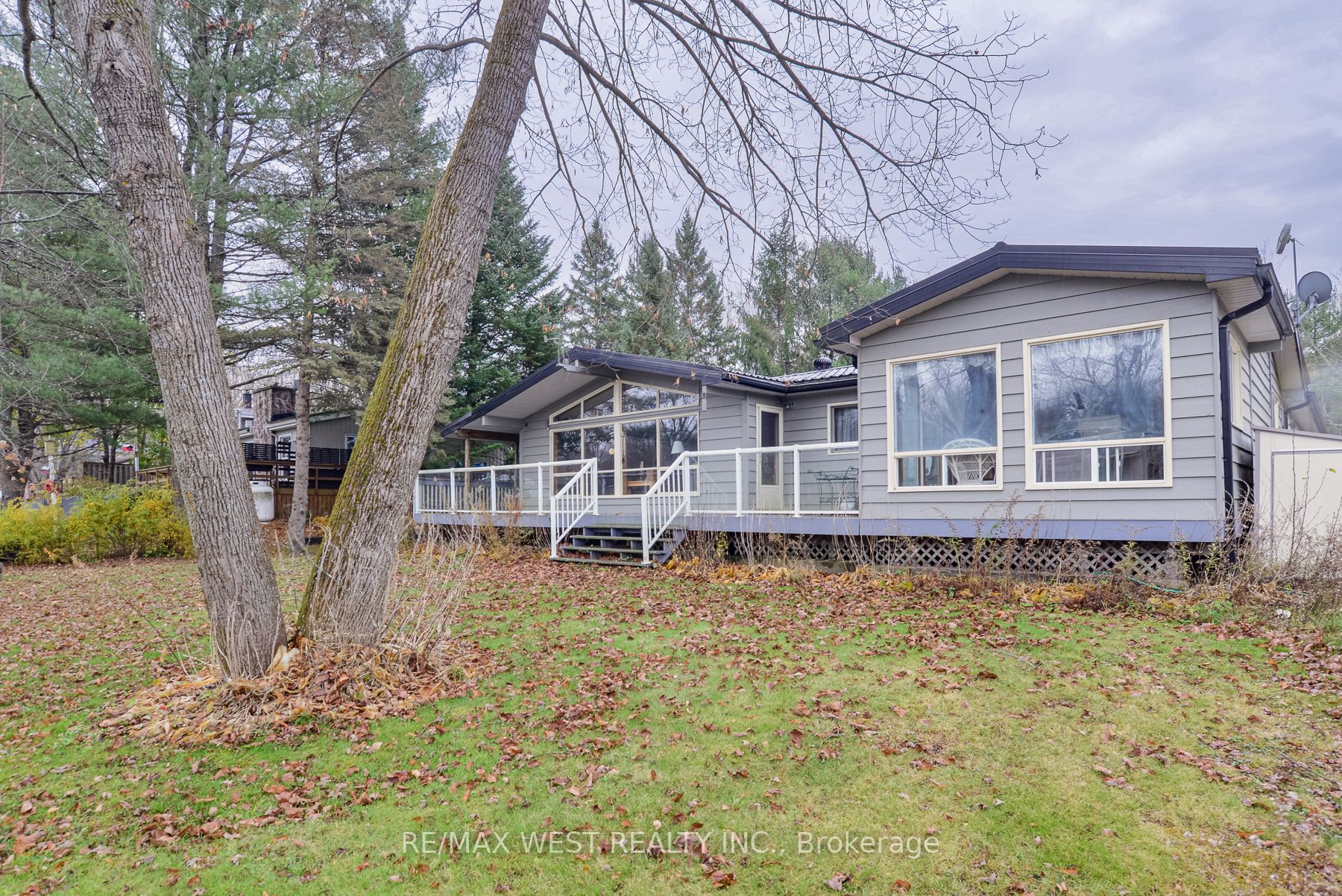 4594 Trent Trl Property Photo 8
