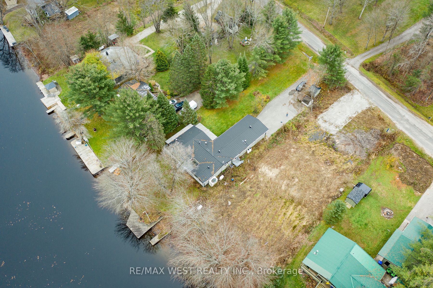 4594 Trent Trl Property Photo 13