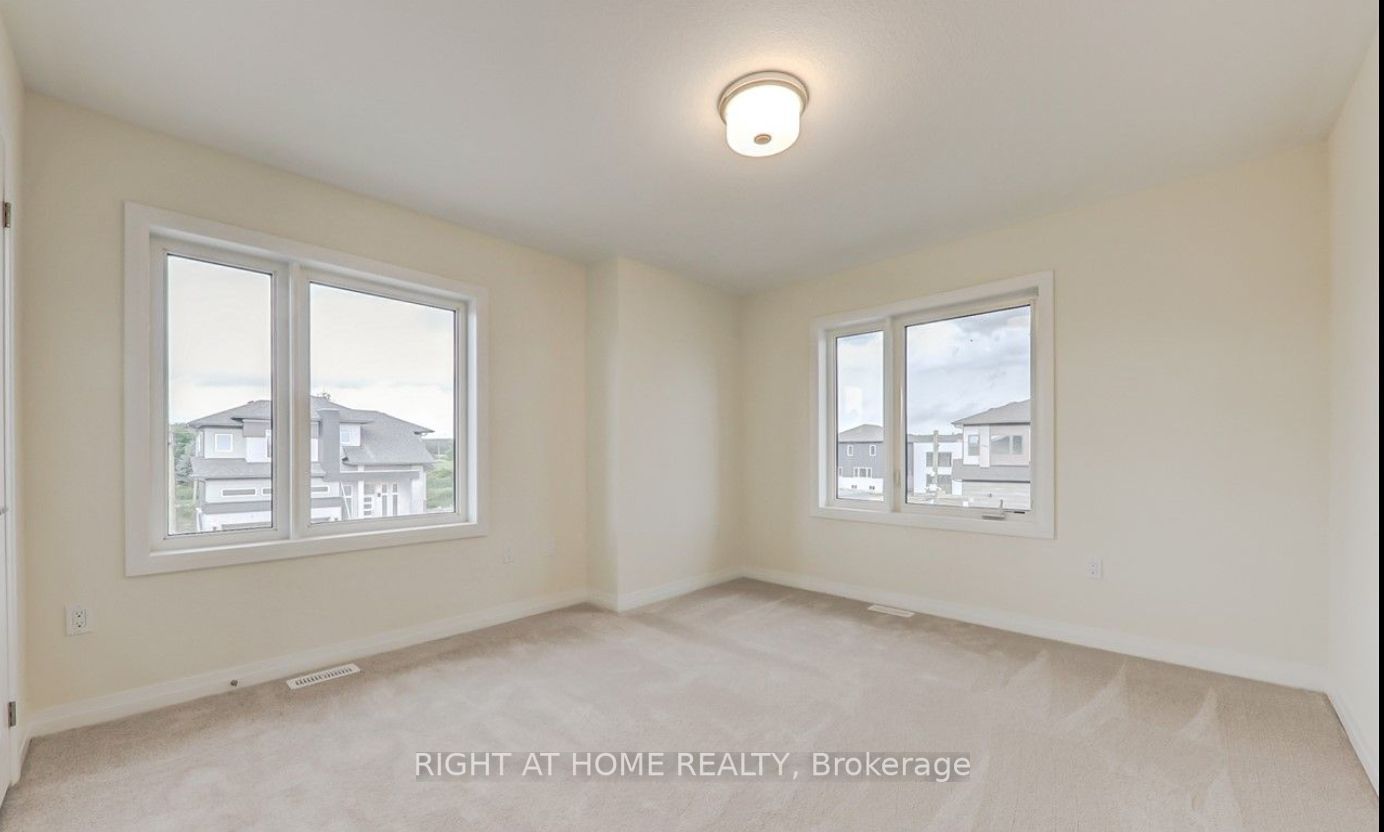 3748 Sunbank Cres S Property Photo 15