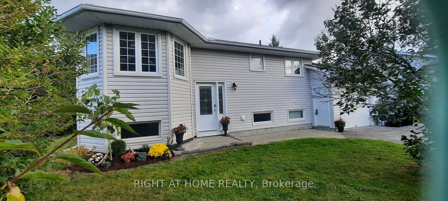 129 Osborne St Property Photo 4