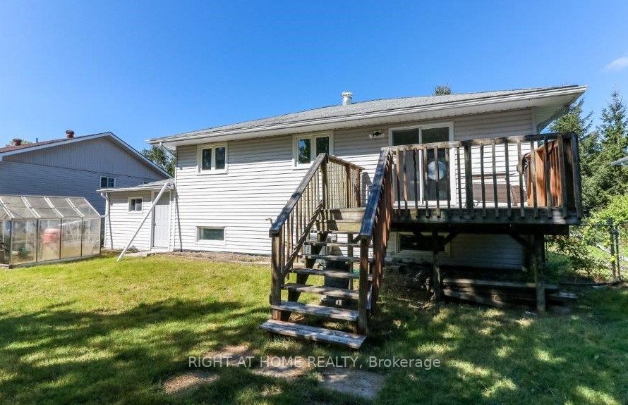 129 Osborne St Property Photo 5