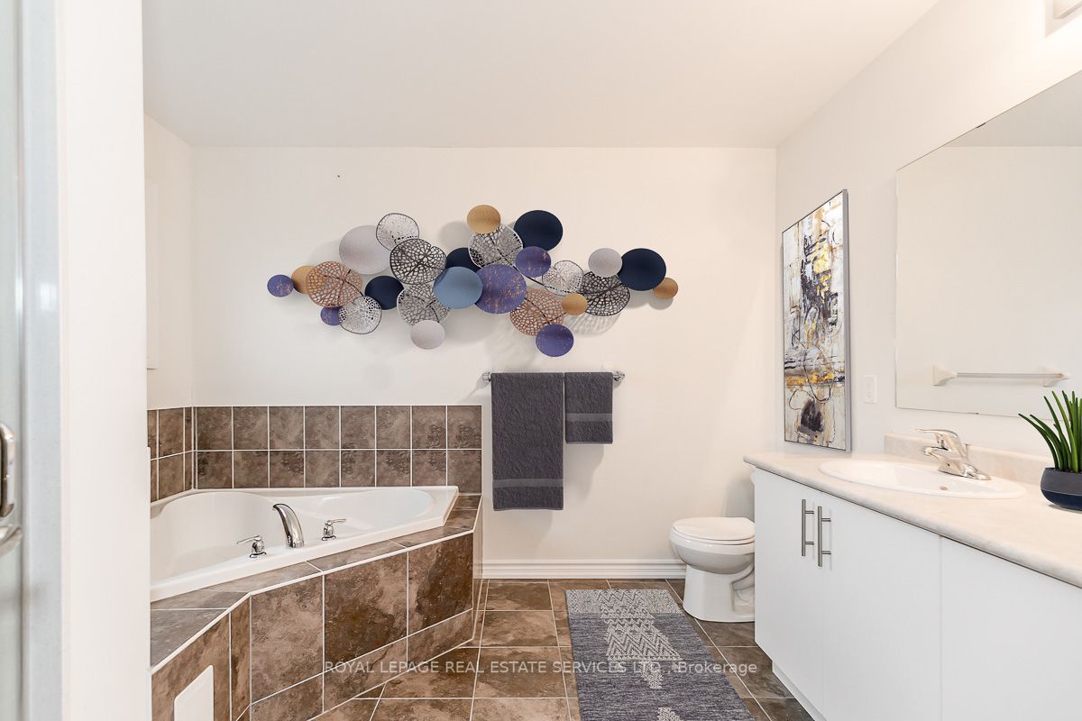27 Pearl St Property Photo 4