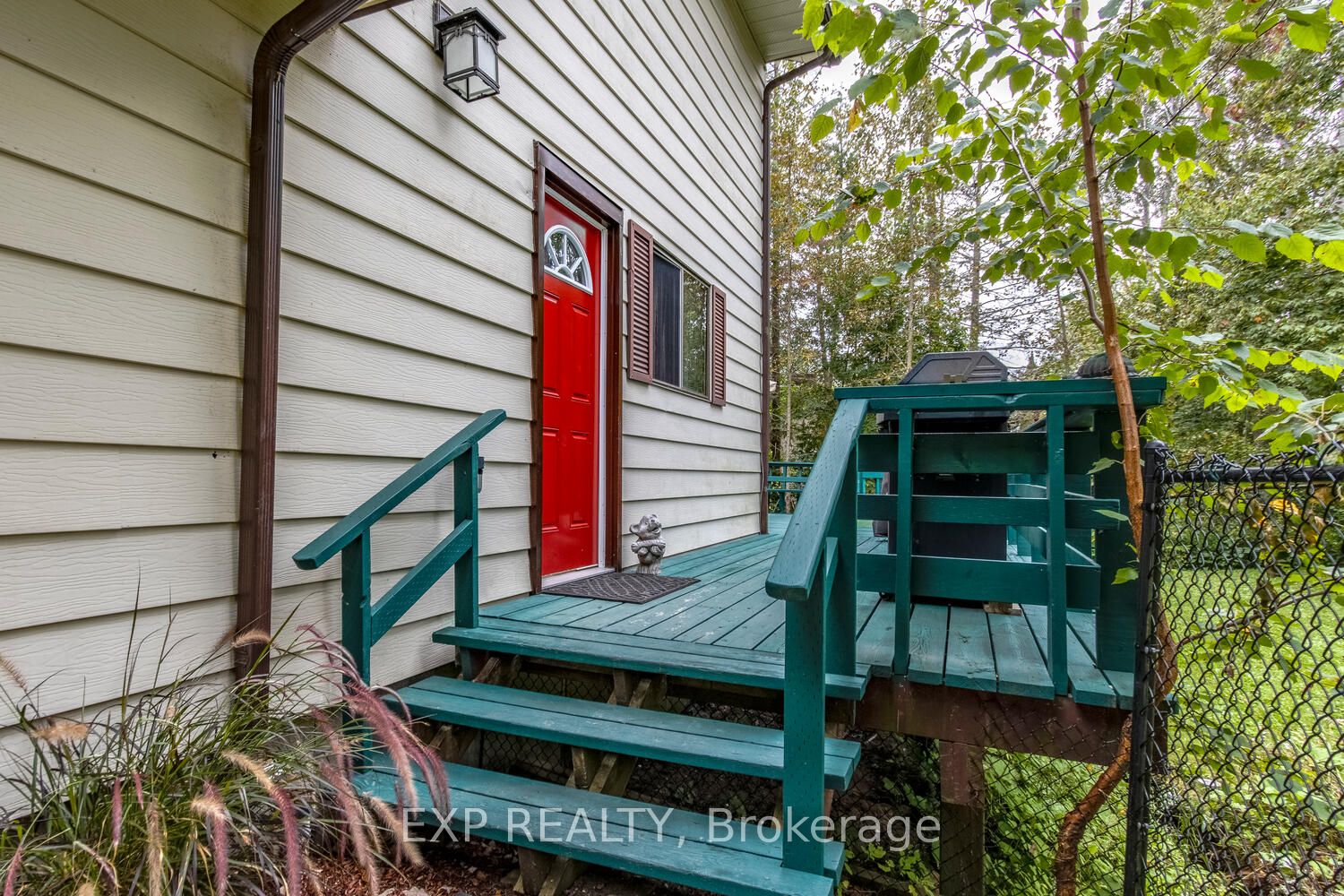 32 Forest Rd Property Photo 5