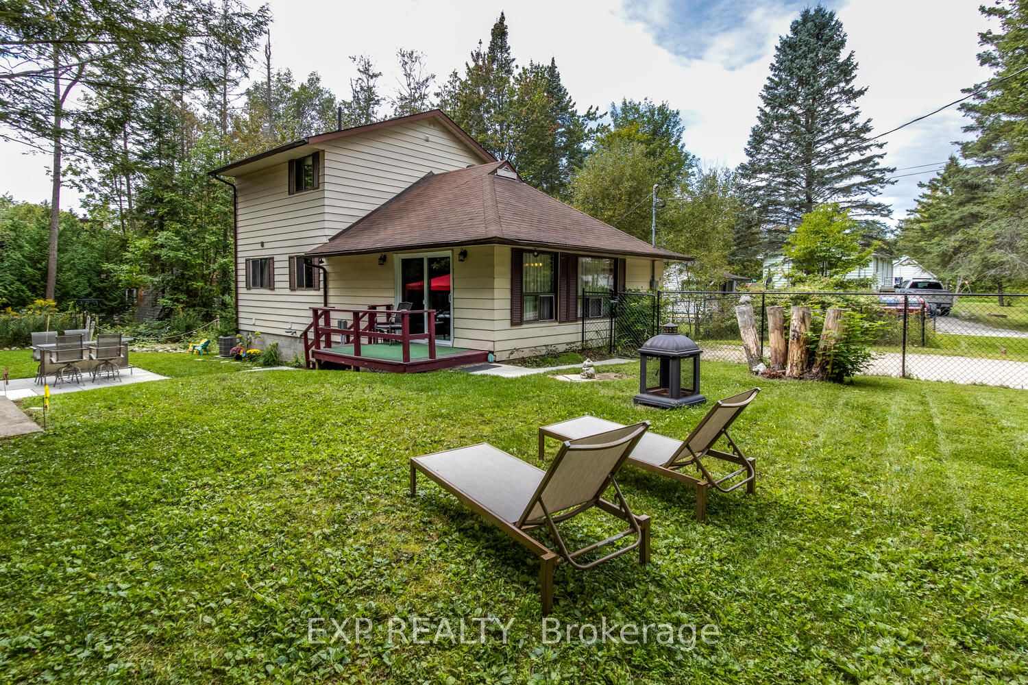 32 Forest Rd Property Photo 35