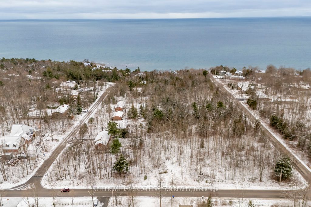 Part 3 Tiny Beaches Rd N Property Photo 4