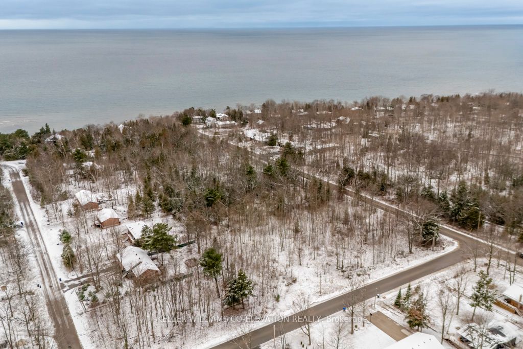 Part 3 Tiny Beaches Rd N Property Photo 5
