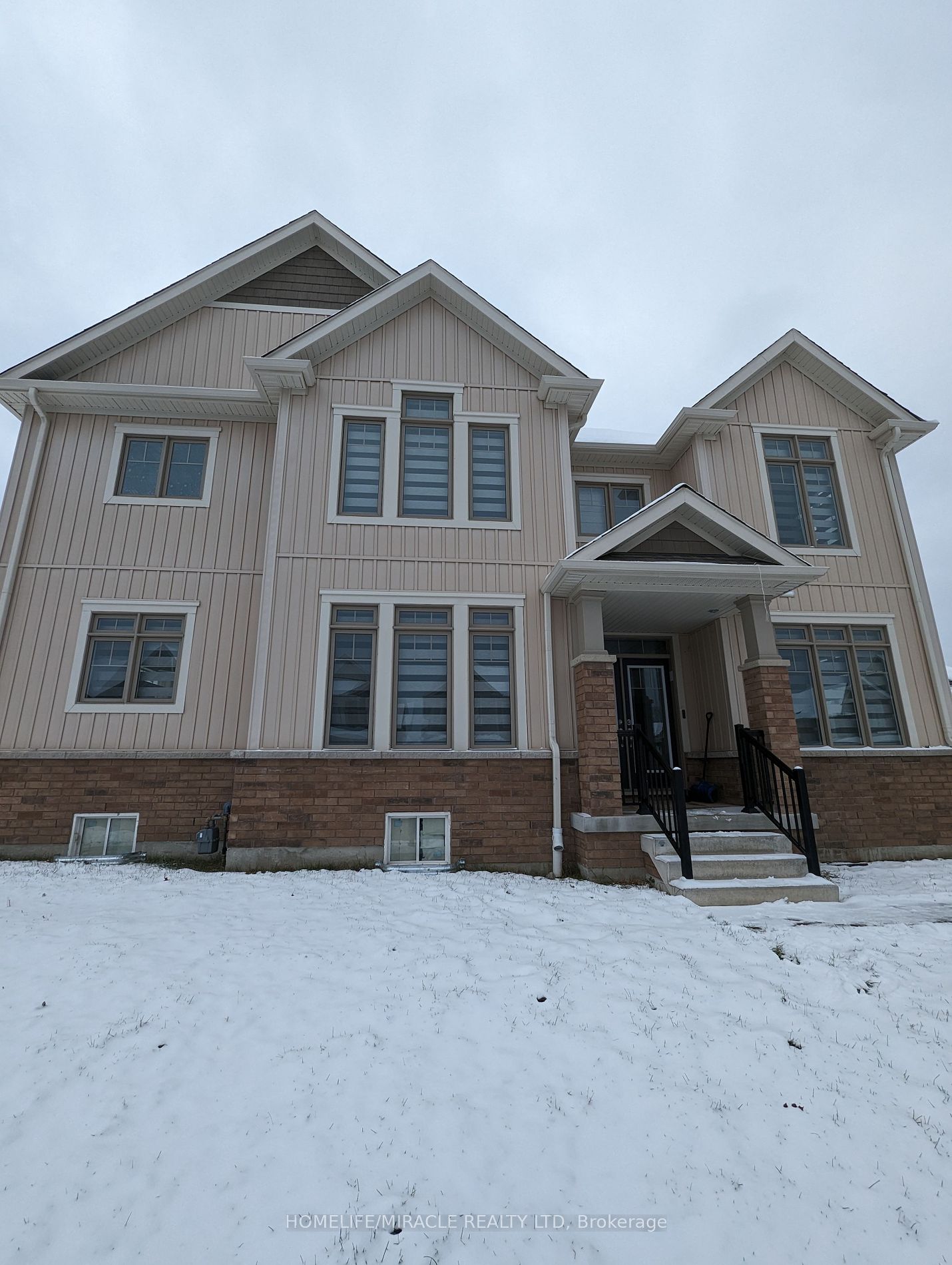 66 Portland St Property Photo 2