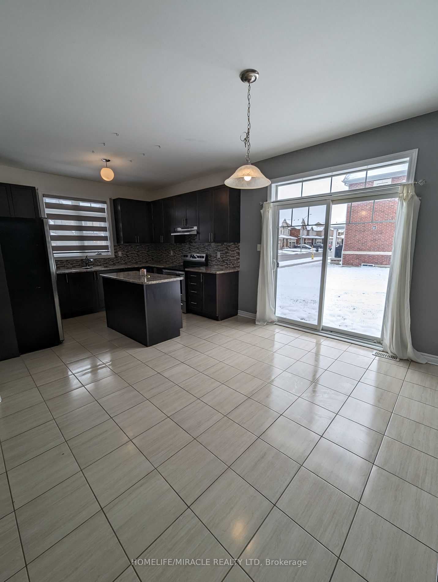 66 Portland St Property Photo 7