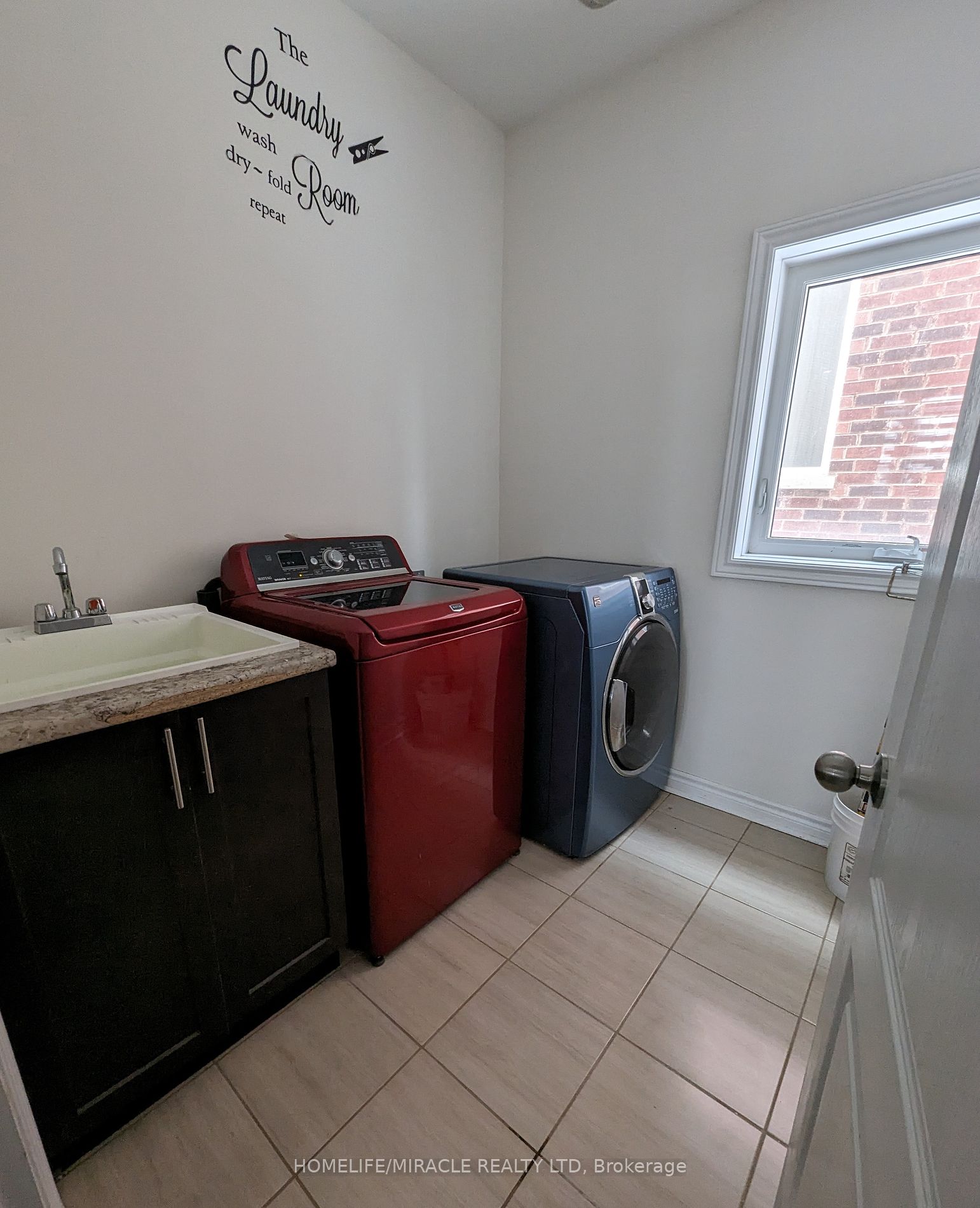 66 Portland St Property Photo 8