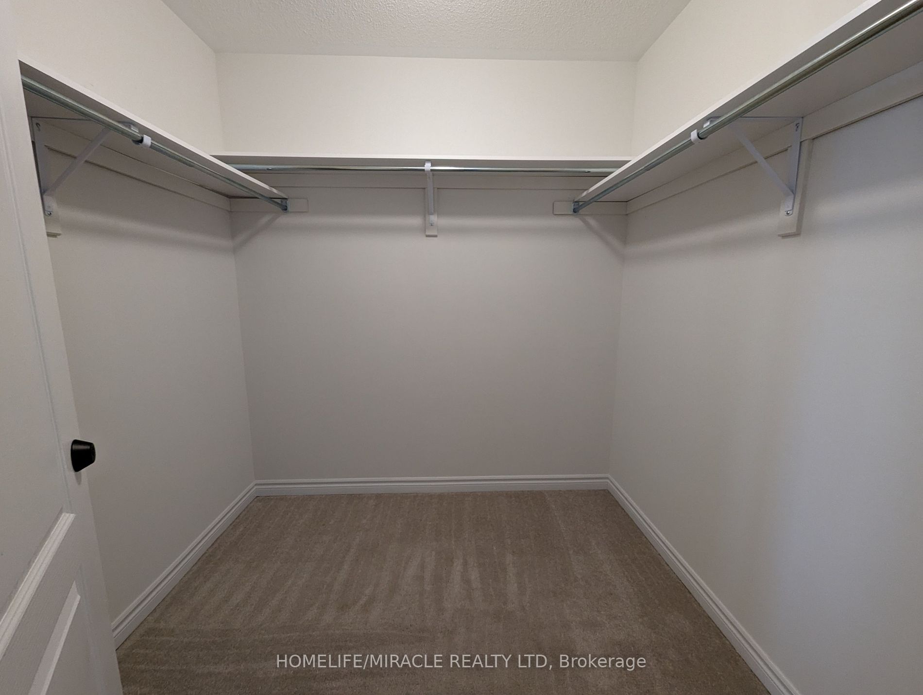 66 Portland St Property Photo 11