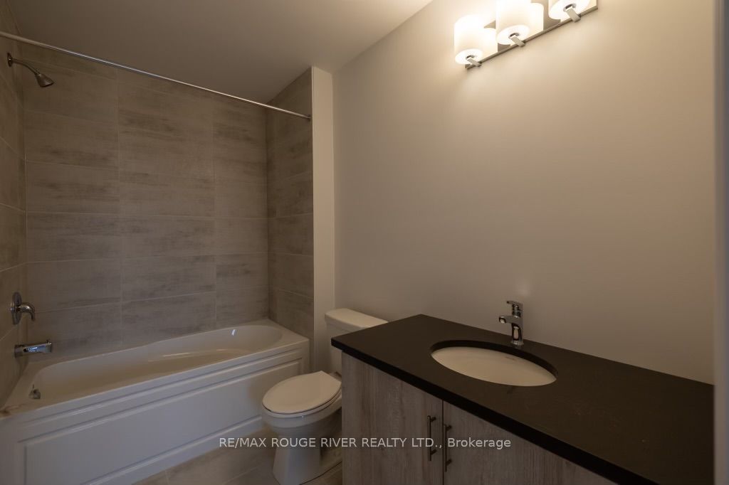 167 Fenchurch Manr Property Photo 10