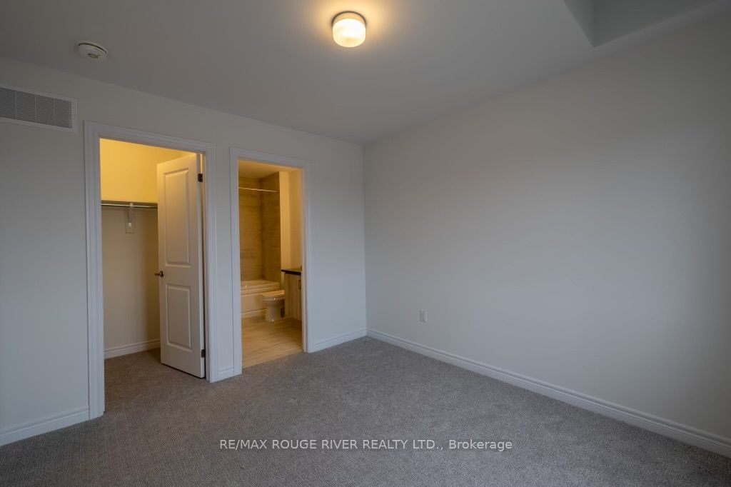 167 Fenchurch Manr Property Photo 11