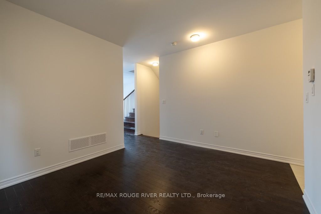 167 Fenchurch Manr Property Photo 18