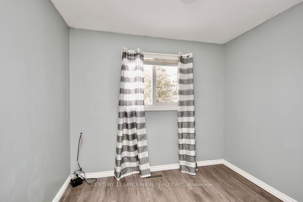 6 Milne Crt Property Photo 19