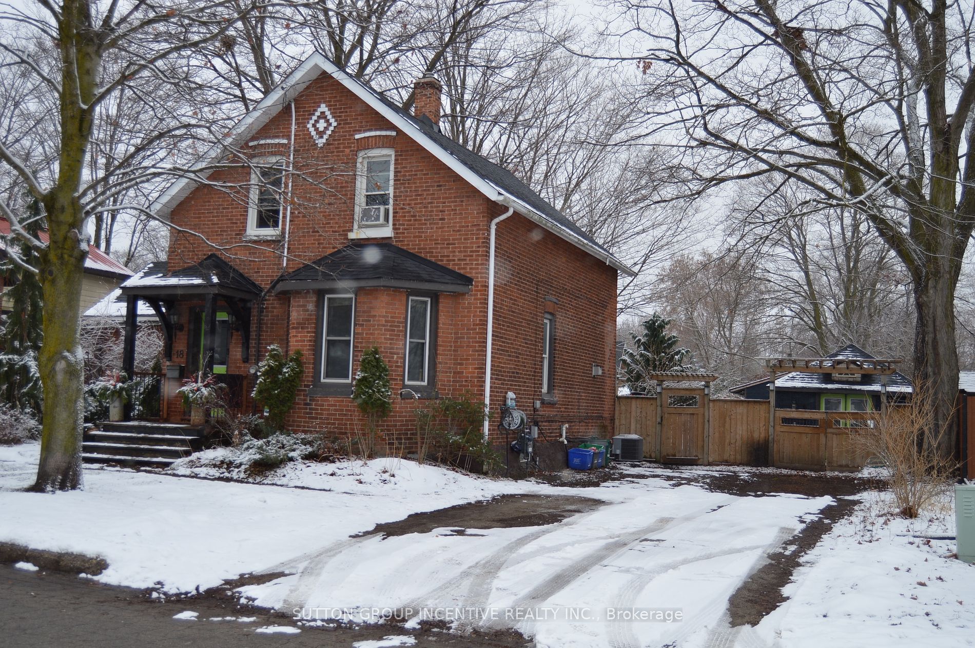 18 Marcus St Property Photo 2