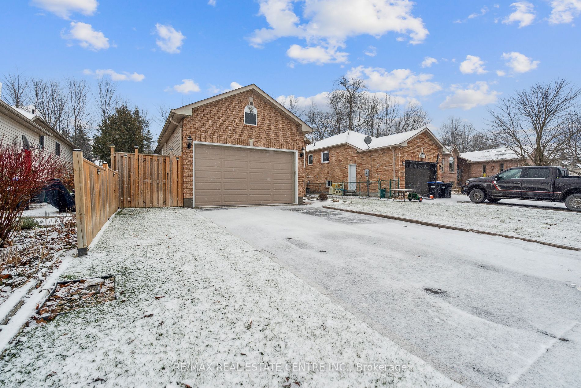 109 Dyer Dr Property Photo 4