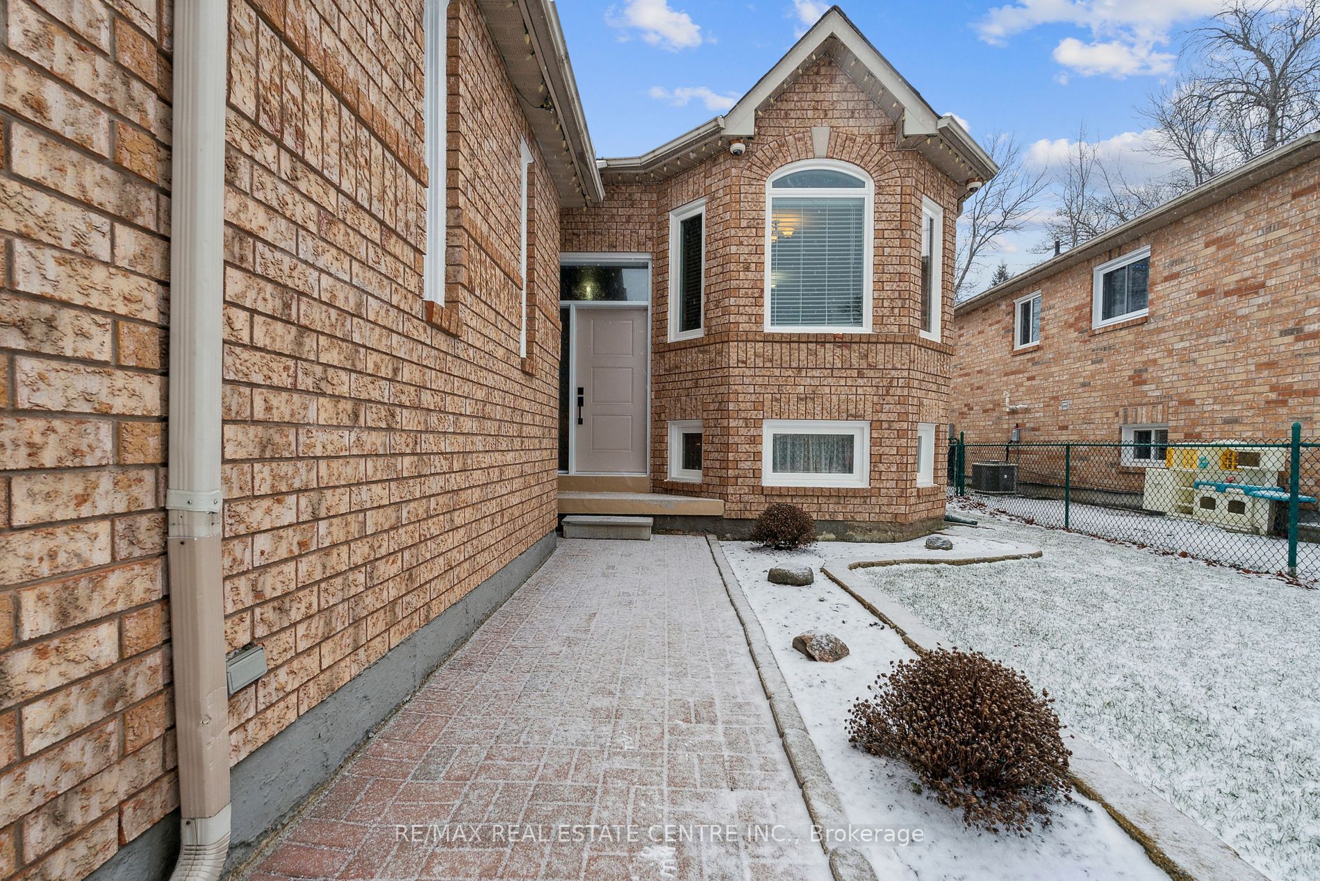 109 Dyer Dr Property Photo 5