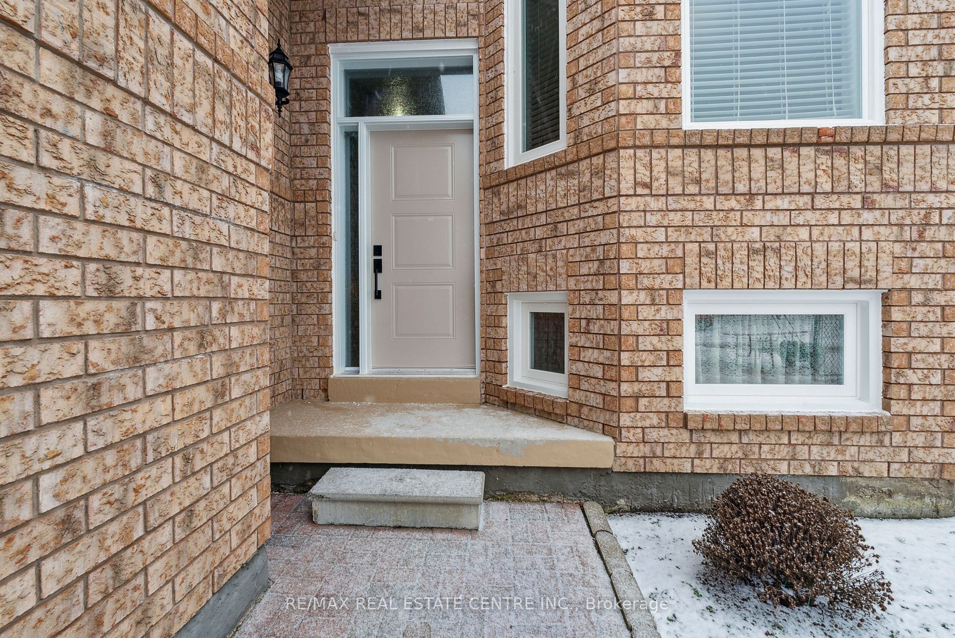 109 Dyer Dr Property Photo 6