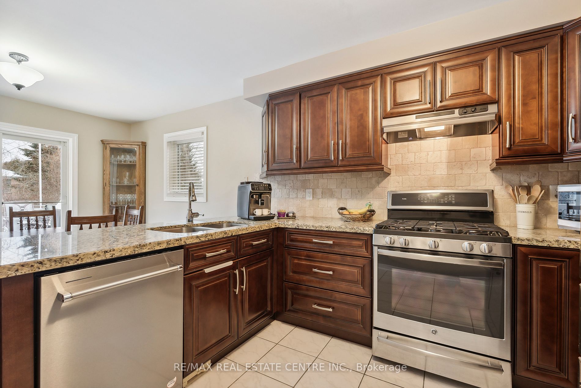 109 Dyer Dr Property Photo 14