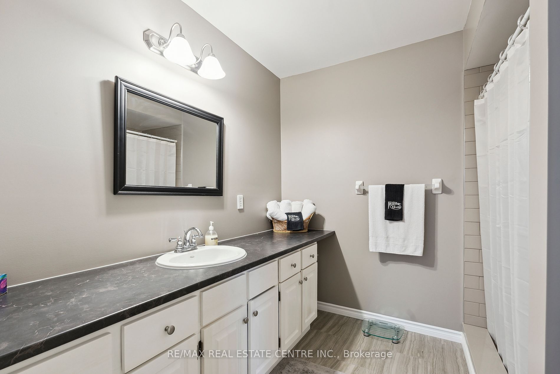 109 Dyer Dr Property Photo 28