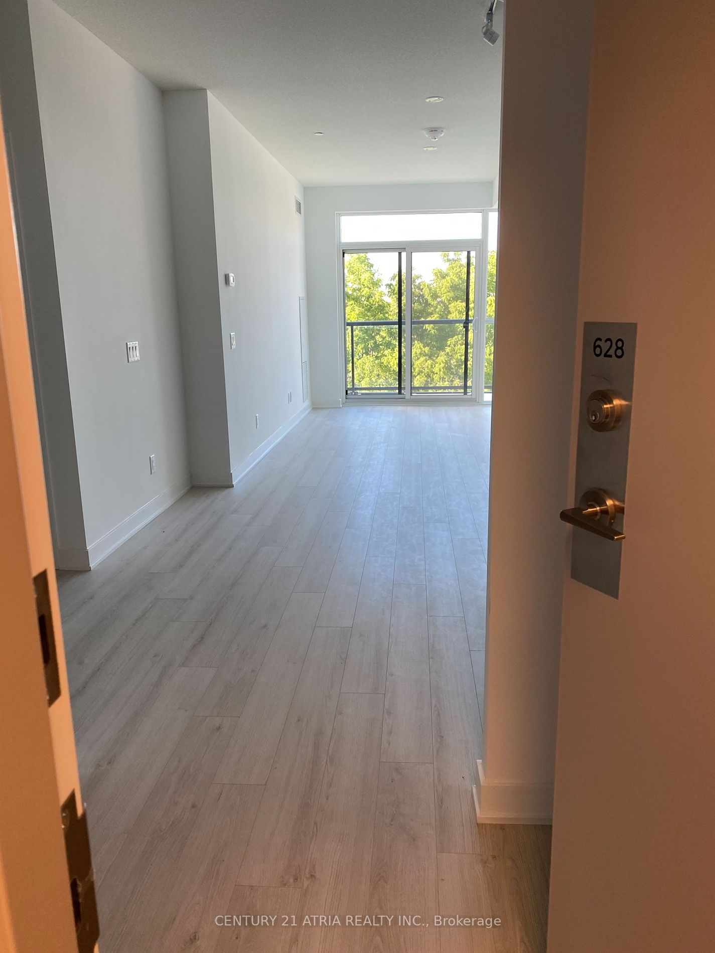 681 Yonge St 28 Property Photo 6