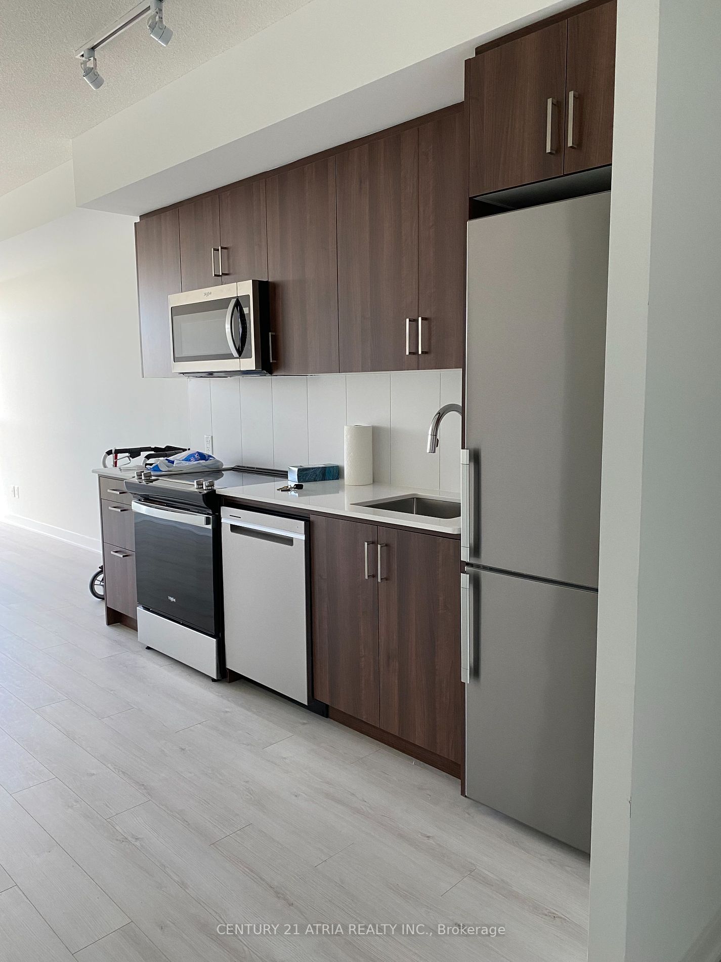 681 Yonge St 28 Property Photo 8