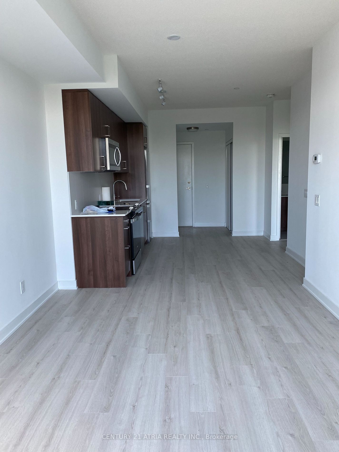 681 Yonge St 28 Property Photo 9