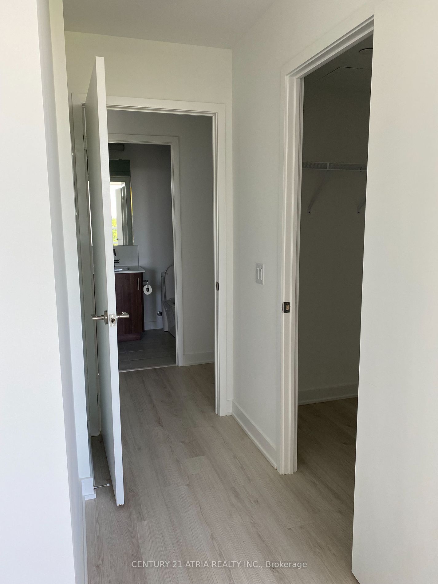 681 Yonge St 28 Property Photo 11