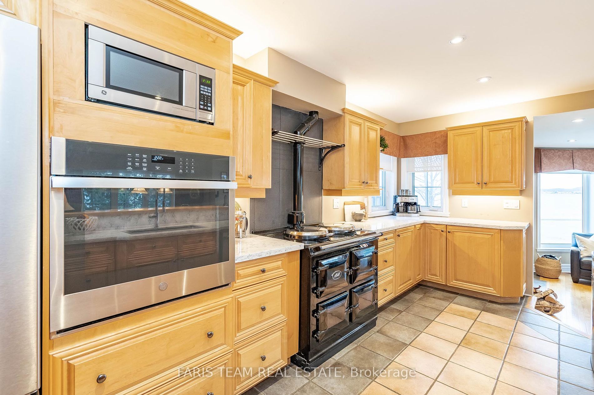 281 Puddicombe Rd Property Photo 9